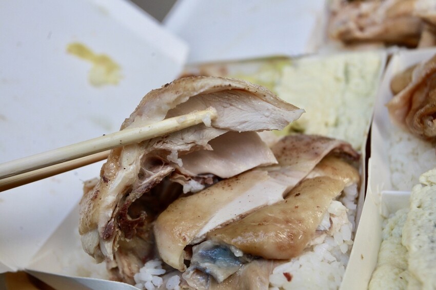 台南市安平區吃。台南市｜安平區。「黃記好吃雞肉」對抗通膨便當店，每隻雞只能做出5個美味雞肉便當「黃記好吃雞肉」。