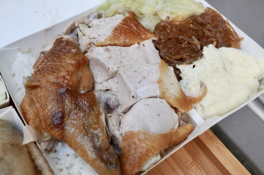 台南市安平區吃。台南市｜安平區。「黃記好吃雞肉」對抗通膨便當店，每隻雞只能做出5個美味雞肉便當「黃記好吃雞肉」。