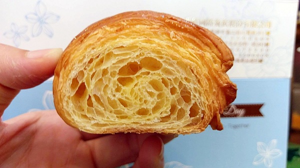 BISTRO181 法式烘焙坊：桃園龜山Bistro181 法式烘焙坊-主打健康天然麵包，採用自種植物 ，現正推出派對餐盒 ，還有法國麵包裹烤雞超吸睛!!聖誕節不用再東奔西跑