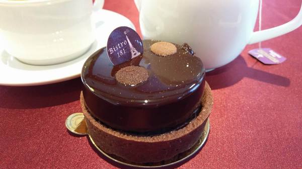 BISTRO181 法式烘焙坊：桃園龜山Bistro181 法式烘焙坊-主打健康天然麵包，採用自種植物 ，現正推出派對餐盒 ，還有法國麵包裹烤雞超吸睛!!聖誕節不用再東奔西跑