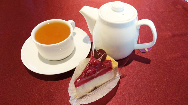 BISTRO181 法式烘焙坊：桃園龜山Bistro181 法式烘焙坊-主打健康天然麵包，採用自種植物 ，現正推出派對餐盒 ，還有法國麵包裹烤雞超吸睛!!聖誕節不用再東奔西跑