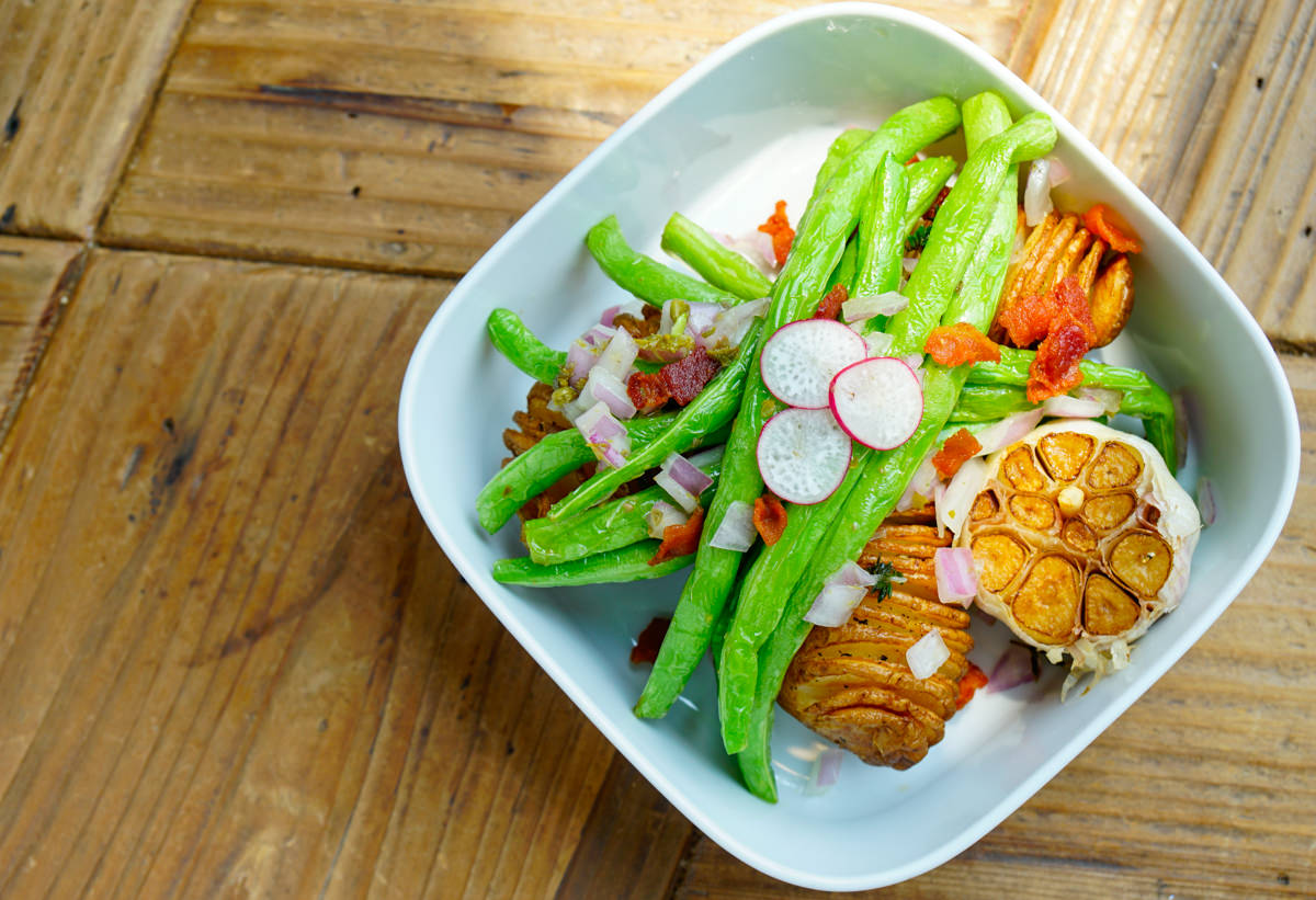 [高雄]NOW & THEN by nybc-駁二區超有型工業風早午餐餐廳! - 美食好芃友