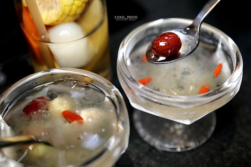 台北市信義區火鍋控新選擇！粵式煲湯「胡椒豬肚雞」當鍋底 細火慢燉濃郁香醇 一吃就愛上｜撈王鍋物料理(台北世貿101站)