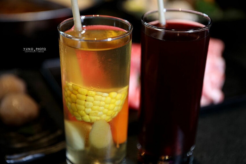 台北市信義區火鍋控新選擇！粵式煲湯「胡椒豬肚雞」當鍋底 細火慢燉濃郁香醇 一吃就愛上｜撈王鍋物料理(台北世貿101站)