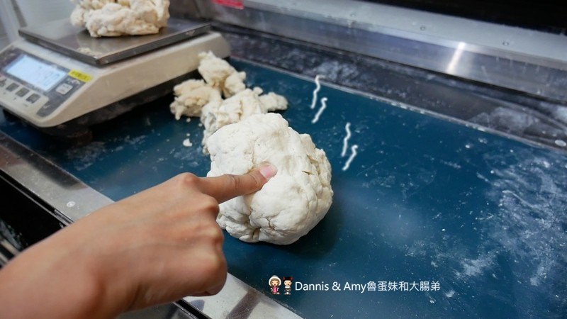 《新竹竹北美食》麵角麵食館メン角。每日限量“麵”才是真正的主角。只用麵粉和鹽水做出的美味Q彈的麵條 ︱家樂福附近 影片 《新竹竹北美食》麵角麵食館メン角。每日限量“麵”才是真正的主角。只用麵粉和鹽水做出的美味Q彈的麵條 ︱家樂福附近 影片