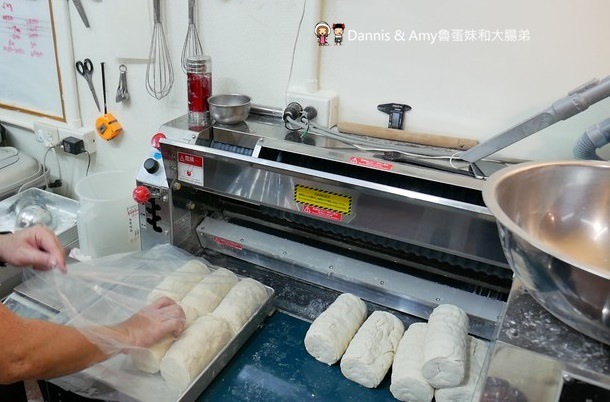 《新竹竹北美食》麵角麵食館メン角。每日限量“麵”才是真正的主角。只用麵粉和鹽水做出的美味Q彈的麵條 ︱家樂福附近 影片 《新竹竹北美食》麵角麵食館メン角。每日限量“麵”才是真正的主角。只用麵粉和鹽水做出的美味Q彈的麵條 ︱家樂福附近 影片