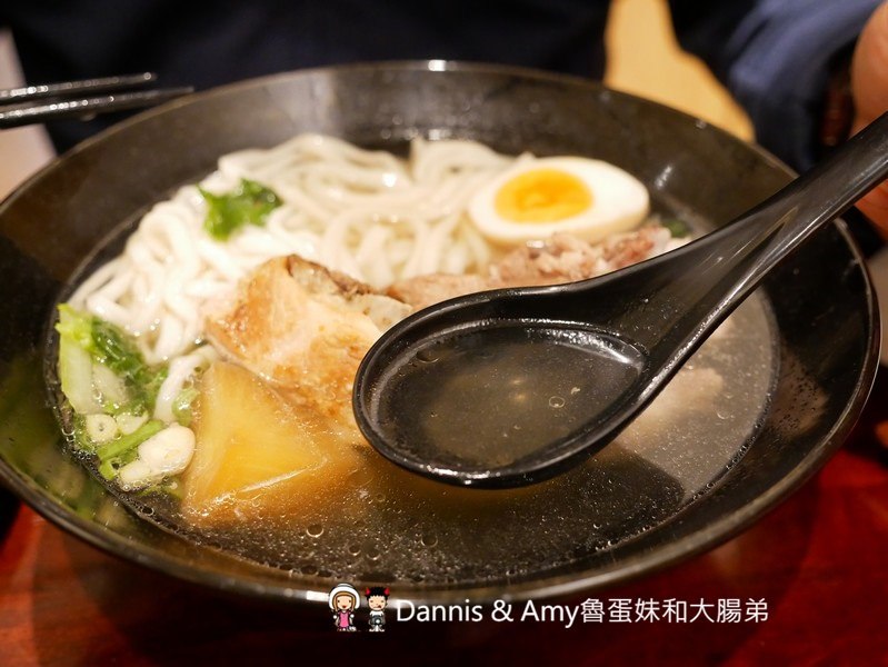 《新竹竹北美食》麵角麵食館メン角。每日限量“麵”才是真正的主角。只用麵粉和鹽水做出的美味Q彈的麵條 ︱家樂福附近 影片 《新竹竹北美食》麵角麵食館メン角。每日限量“麵”才是真正的主角。只用麵粉和鹽水做出的美味Q彈的麵條 ︱家樂福附近 影片