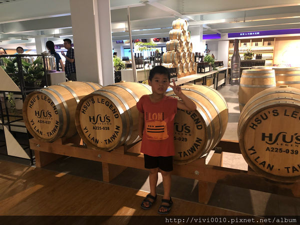 圓圓家出去玩-<宜蘭輕旅行>龍潭湖特色溜滑梯溜到小孩不要不要&潭酵天地兩層樓特色旋轉溜滑梯,免門票雨天備案