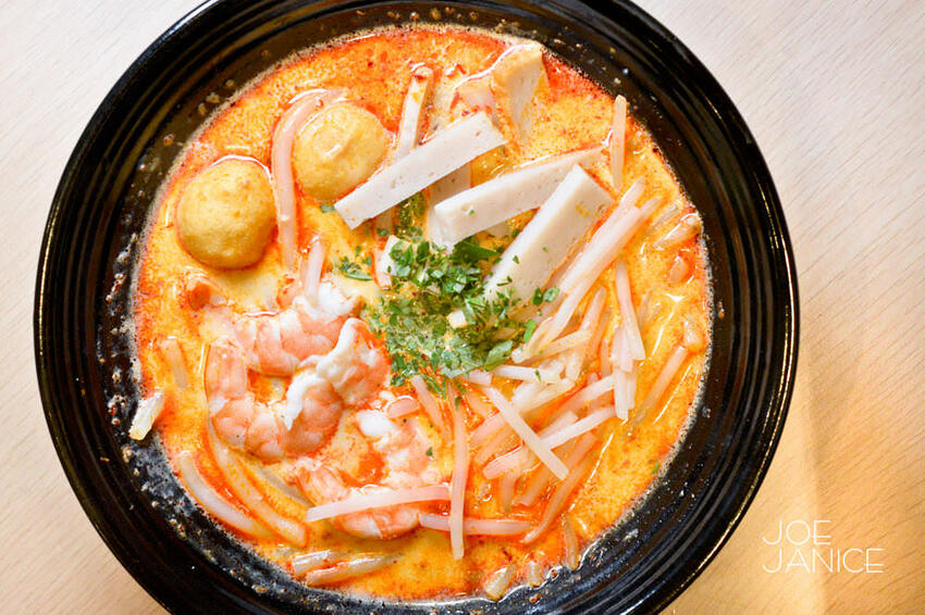 台北車站微風廣場【328加東叻沙】米其林推薦新加坡必吃美食來台灣啦