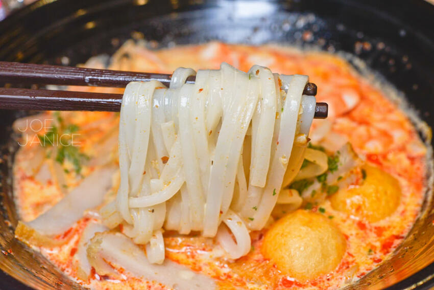 台北車站微風廣場【328加東叻沙】米其林推薦新加坡必吃美食來台灣啦