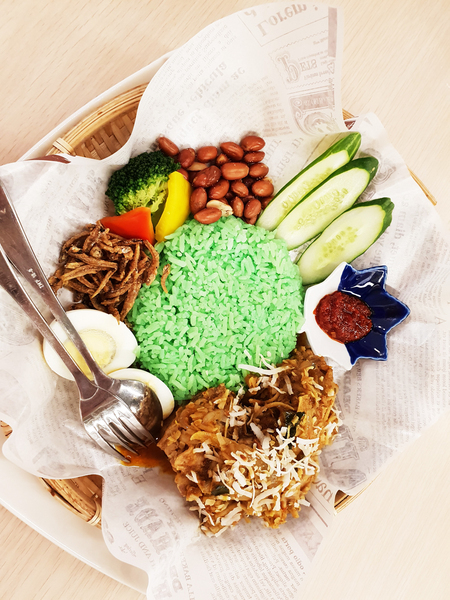 328加東叻沙(微風廣場)：♪北車微風。328加東叻沙♬ 米其林推薦 椰漿飯/原味叻沙/摩摩喳喳