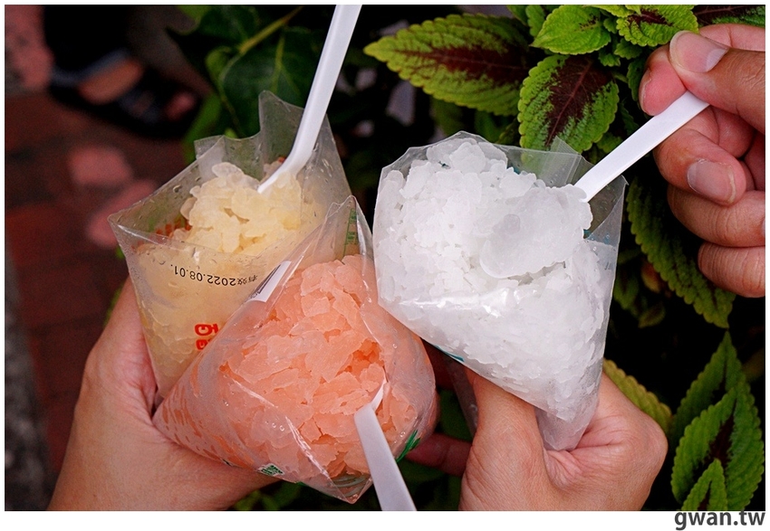 每天限量四小時，泡菜霸氣給一盤，在地人從小吃到大的店小二臭豆腐！