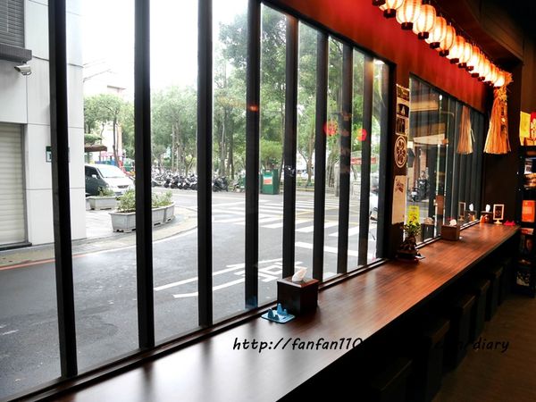 【三重丼飯】極之八丼飯 三重店 平價日式丼飯 學生免費加飯 內用免費送小菜 免費茶飲 免費湯品 (13).JPG