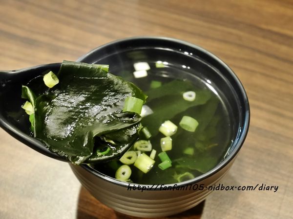 【三重丼飯】極之八丼飯 三重店 平價日式丼飯 學生免費加飯 內用免費送小菜 免費茶飲 免費湯品 (17).JPG