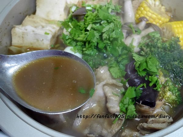 【宅配羊肉爐推薦】唯顓 紅燒羊肉爐 料多香醇 肉質鮮嫩 無羊羶味 溫補滋養 吃鍋的好選擇 (7).JPG