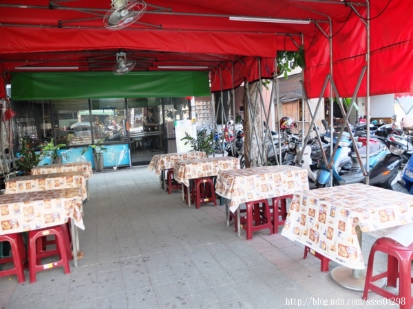 俏ciao平價義大利麵(台南大同店):台南美食【俏ciao平價義式料理】省荷包品嚐平價美味義大利麵 咖哩飯 台南南區午晚餐、家庭朋友聚餐好選擇