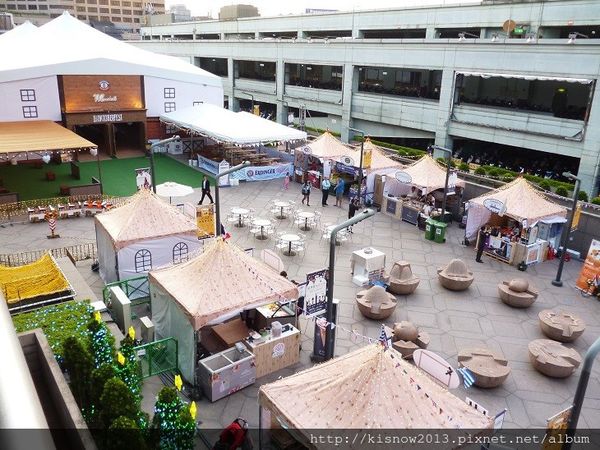 歐風嘉年華4-整体攤位.JPG