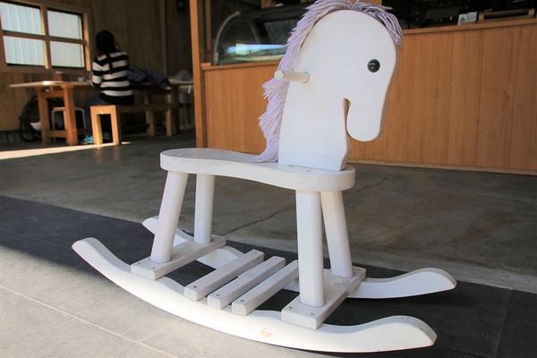 Yeti耶堤義士手工冰淇淋：【彰化員林景點】Yeti耶緹義式手工冰淇淋~假日限定木製溜滑梯