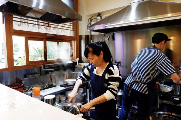 【食記】台中・南屯｜春梅家，來自媽媽的好味道麵食館・文青風格的家常麵食堂｜IKEA周邊