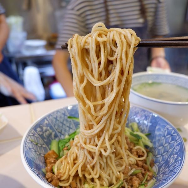 【食記】台中・南屯｜春梅家，來自媽媽的好味道麵食館・文青風格的家常麵食堂｜IKEA周邊