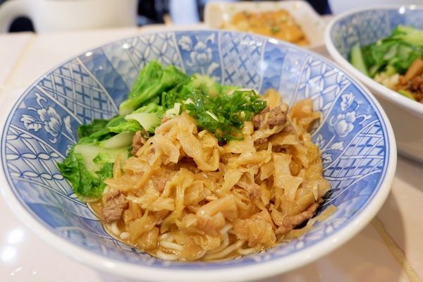 【食記】台中・南屯｜春梅家，來自媽媽的好味道麵食館・文青風格的家常麵食堂｜IKEA周邊