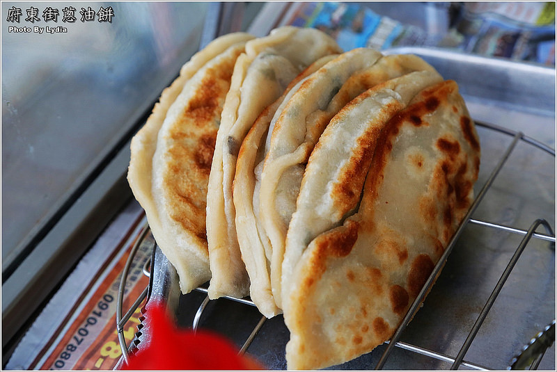 【食記│台南】府東街蔥油餅/芋頭餅~佛心價的無名炸物/巷弄銅板美食/內行人才知道/每日限量賣完就收