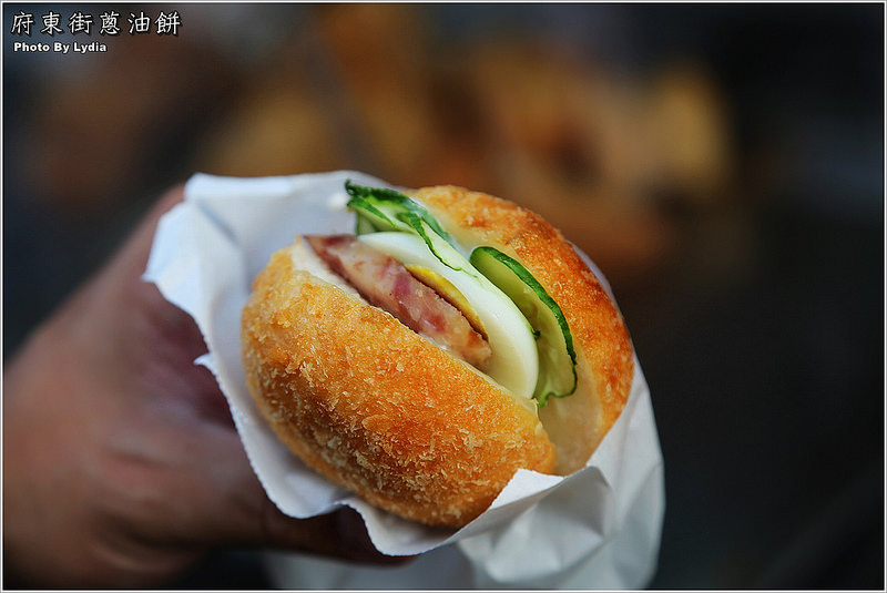 【食記│台南】府東街蔥油餅/芋頭餅~佛心價的無名炸物/巷弄銅板美食/內行人才知道/每日限量賣完就收