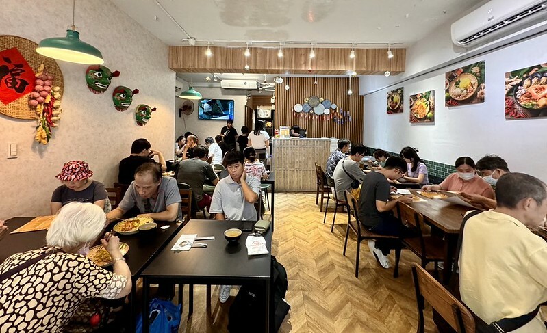 板橋站巷弄美食推薦!南洋風超人氣,星馬廚房必吃叻沙麵海南雞飯。