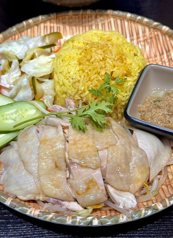 板橋站巷弄美食推薦!南洋風超人氣,星馬廚房必吃叻沙麵海南雞飯。