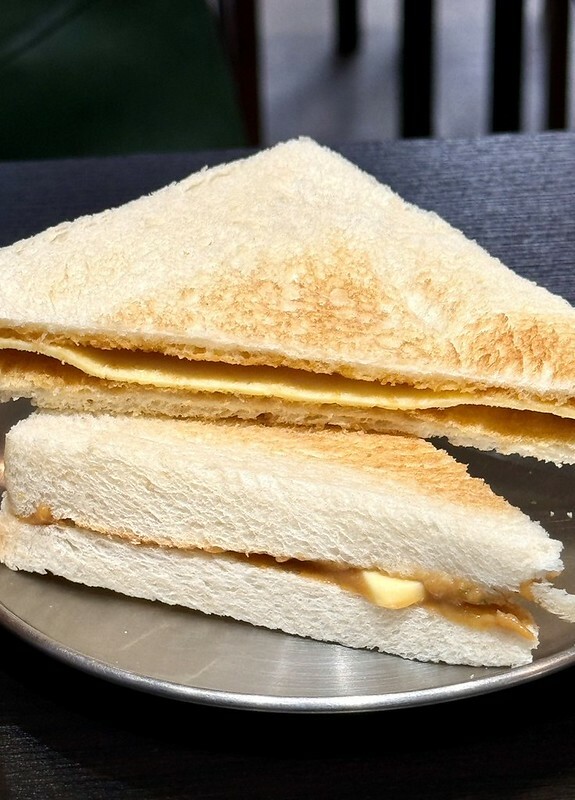 板橋站巷弄美食推薦!南洋風超人氣,星馬廚房必吃叻沙麵海南雞飯。