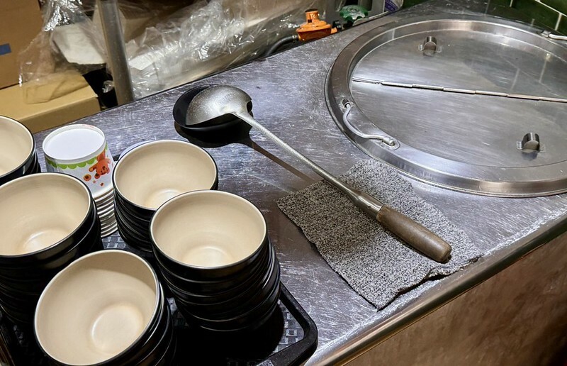 板橋站巷弄美食推薦!南洋風超人氣,星馬廚房必吃叻沙麵海南雞飯。