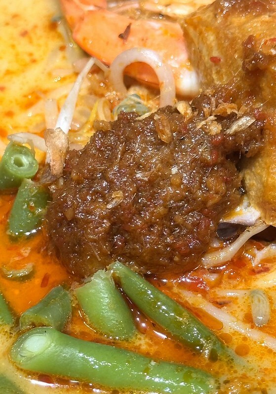 板橋站巷弄美食推薦!南洋風超人氣,星馬廚房必吃叻沙麵海南雞飯。