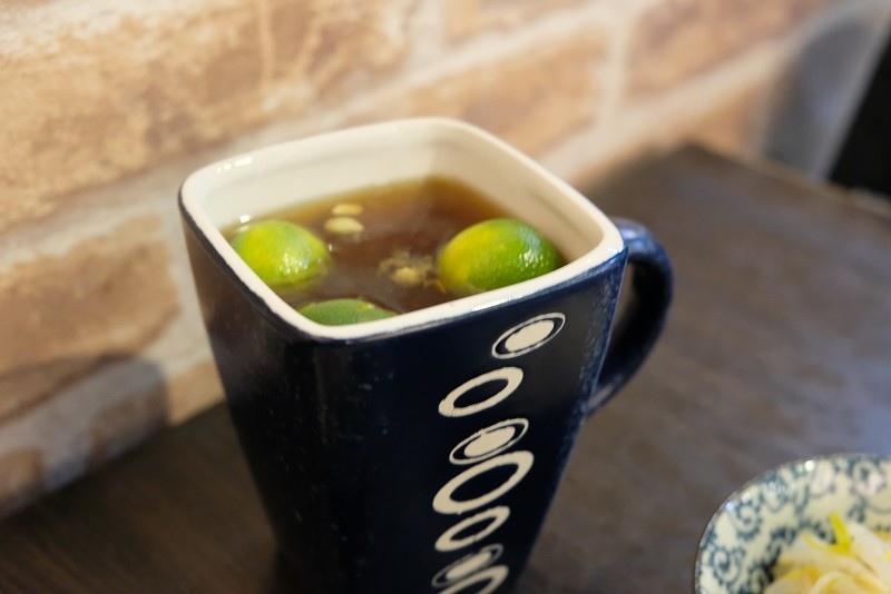 【板橋｜新埔站】星馬廚房＿燒雞腿的色澤讓人流口直流＿肉質多汁水嫩＿高CP值的海南雞飯