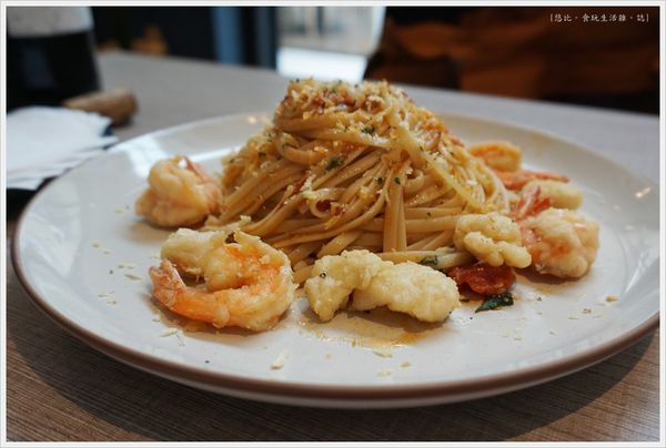 米若-27-炸海鮮油漬番茄細扁麵.JPG