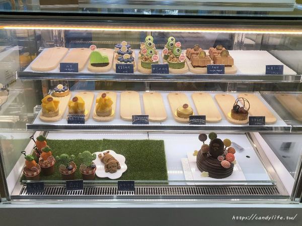 耕者有其甜:台中美食│耕者有其甜〃超萌"來福旺旺"狗狗蛋糕、還有誠實豆沙包上市囉!