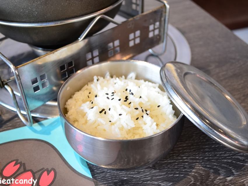 深藏在彰化員林的超好吃的起司魷魚年糕鍋~牽絲濃郁口感令人欲罷不能！