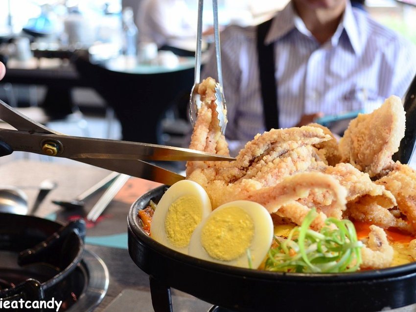 深藏在彰化員林的超好吃的起司魷魚年糕鍋~牽絲濃郁口感令人欲罷不能！