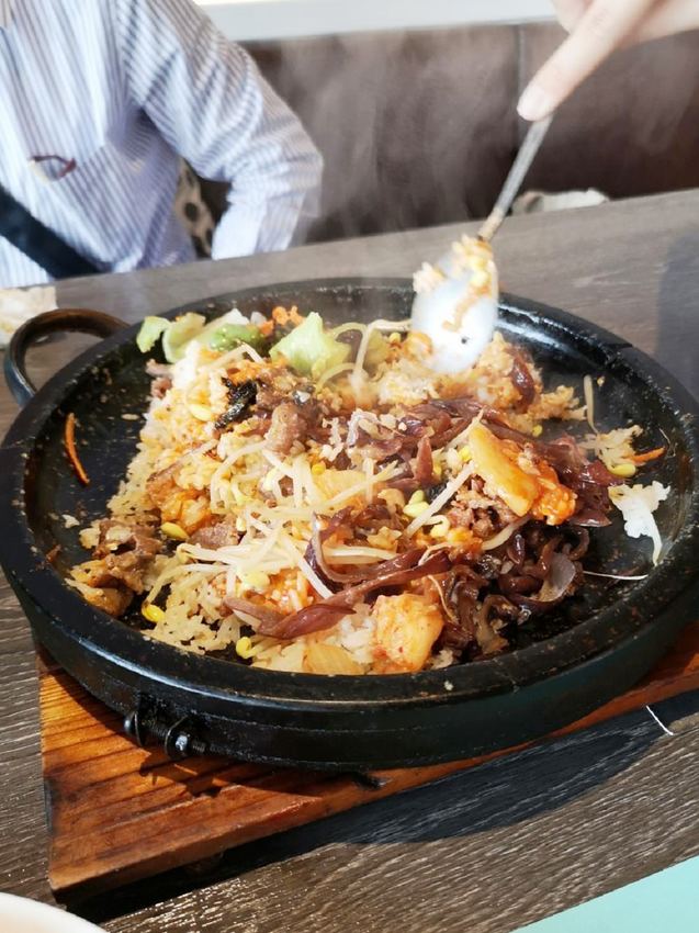 深藏在彰化員林的超好吃的起司魷魚年糕鍋~牽絲濃郁口感令人欲罷不能！