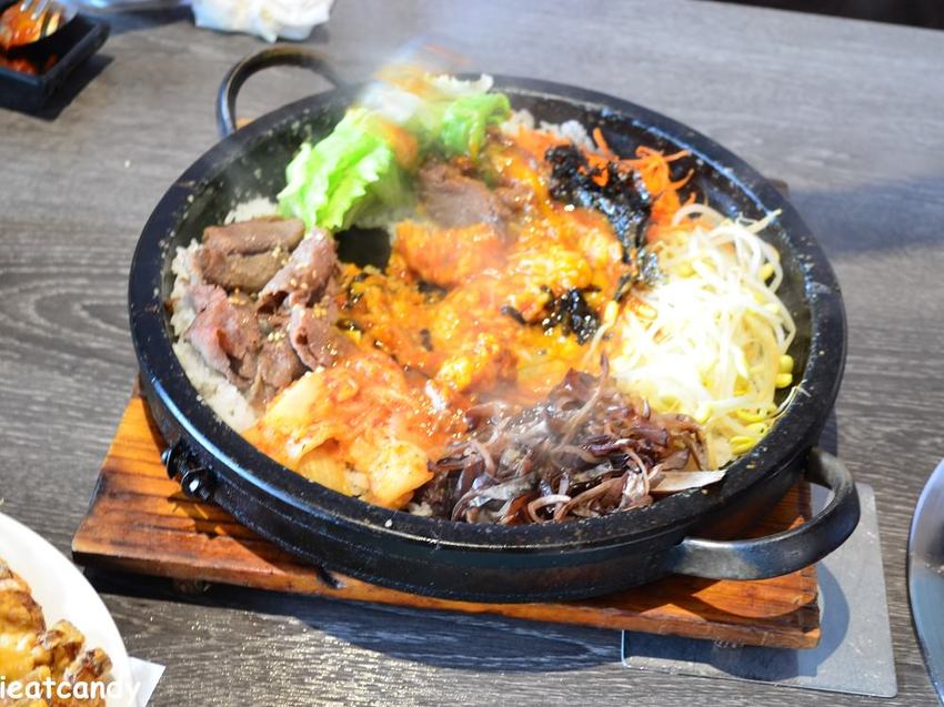 深藏在彰化員林的超好吃的起司魷魚年糕鍋~牽絲濃郁口感令人欲罷不能！