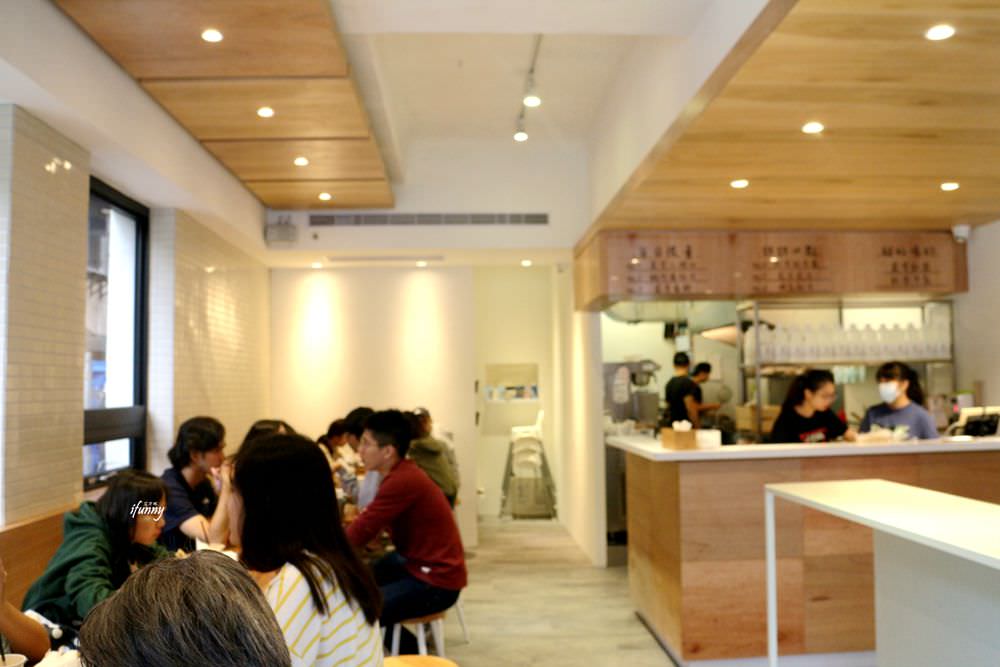 [行天宮站]真芳-碳烤吐司/紅茶牛奶 民生店 古早味粉漿蛋餅 - ifunny 艾方妮的遊樂場