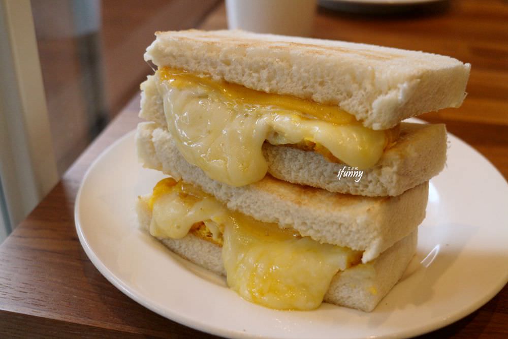 [行天宮站]真芳-碳烤吐司/紅茶牛奶 民生店 古早味粉漿蛋餅 - ifunny 艾方妮的遊樂場