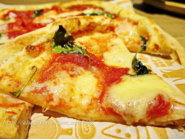 堤諾比薩 Tino's Pizza Café(高雄河堤店)：堤諾比薩 Tino's Pizza Café-高雄河堤店