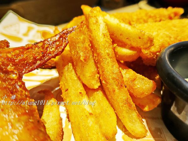 堤諾比薩 Tino's Pizza Café(高雄河堤店)：堤諾比薩 Tino's Pizza Café-高雄河堤店