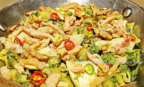 堤諾比薩 Tino's Pizza Café(高雄河堤店)：堤諾比薩 Tino's Pizza Café-高雄河堤店