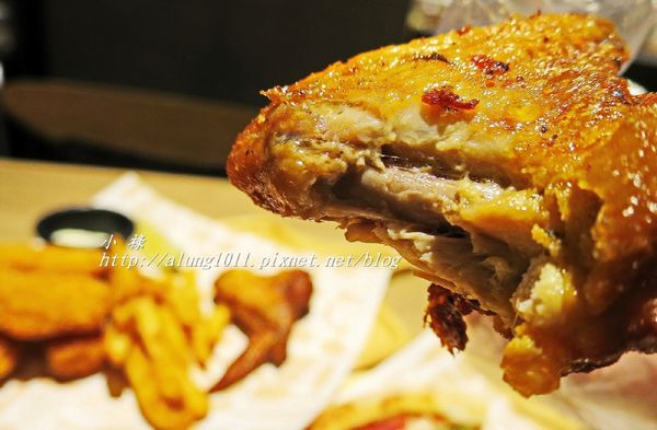 堤諾比薩 Tino's Pizza Café(高雄河堤店)：堤諾比薩 Tino's Pizza Café-高雄河堤店