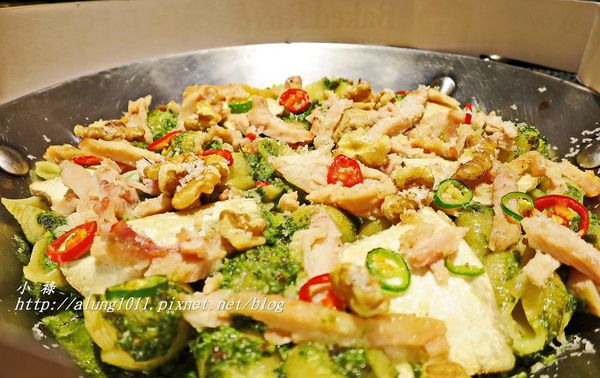 堤諾比薩 Tino's Pizza Café(高雄河堤店)：堤諾比薩 Tino's Pizza Café-高雄河堤店