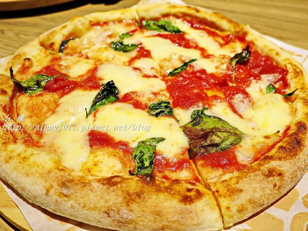 堤諾比薩 Tino's Pizza Café(高雄河堤店)：堤諾比薩 Tino's Pizza Café-高雄河堤店