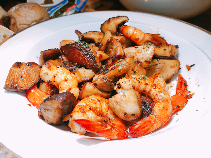 Bagel Bagel Cafe & Bar Bagel Bagel Cafe & Bar,台北預約制餐酒館,金牌特務電影場景,歐洲莊園餐廳,電影裝潢,中山區異國料理,中山區無國界料理