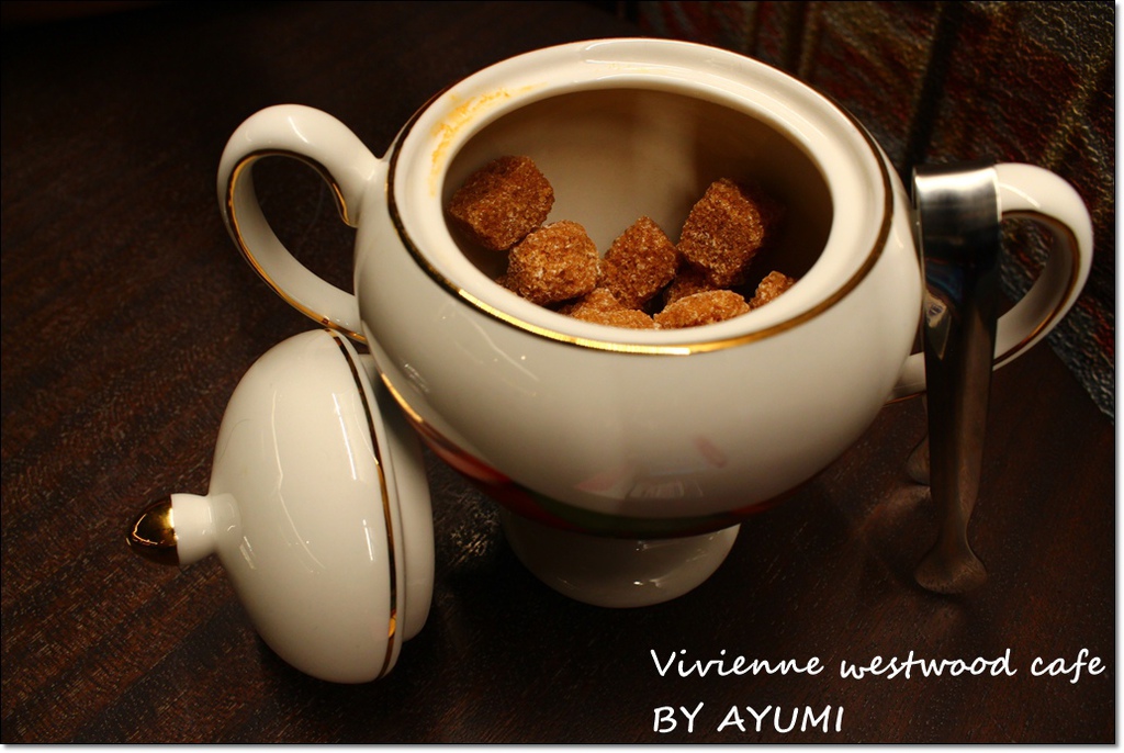 Vivienne westwood cafe：『愛評體驗團』►台北市大安區◄偶爾也來裝貴婦享受英式下午茶大安區♡Vivienne westwood cafe♡