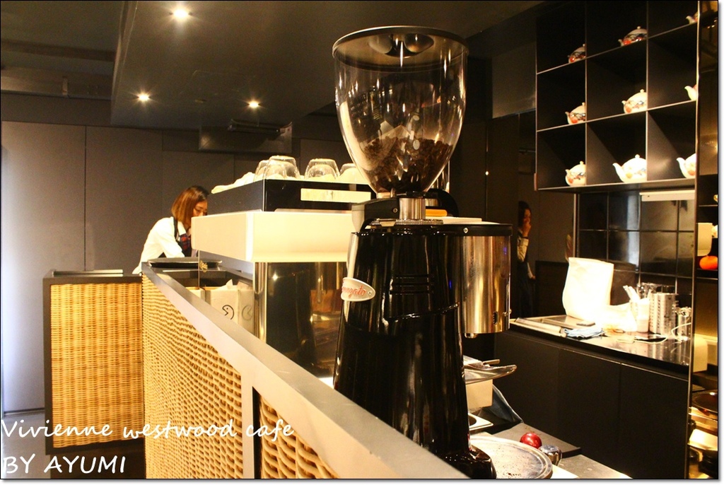 Vivienne westwood cafe：『愛評體驗團』►台北市大安區◄偶爾也來裝貴婦享受英式下午茶大安區♡Vivienne westwood cafe♡